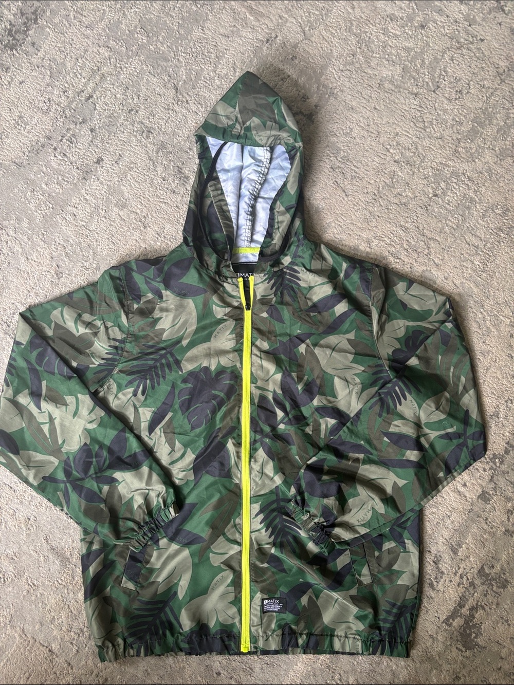 Matix Green Camouflage Leaf Hooded Jacket with Neon Yellow Zipper